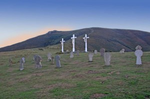 La chapelle de l'Aubépine et le cimetière basque